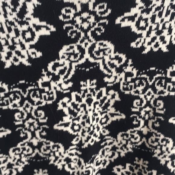 Sweater dress black and white size medium - Picture 3 of 5